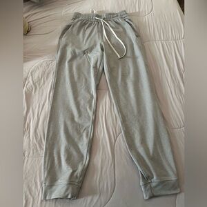 Lululemon Soft Jersey Classic Fit Midrise Jogger. 7/8 length. Size 2.